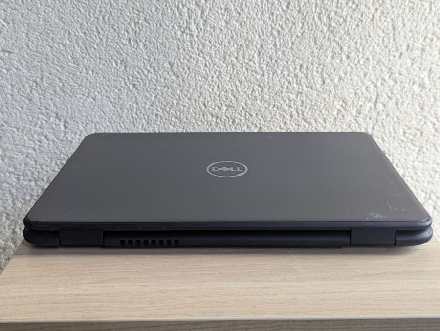 Уцінка! Ноутбук Б/В Dell Latitude 3310, Intel Core i3-8145U, DDR4 8 GB, SSD 256GB, 13" UHD