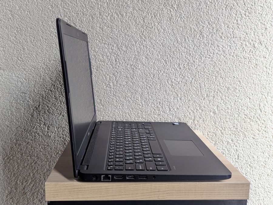 Уцінка! Ноутбук Б/В Dell Latitude 3580, Intel Core i5-6200U, DDR4 8 GB, SSD 128GB, 15.6" HD