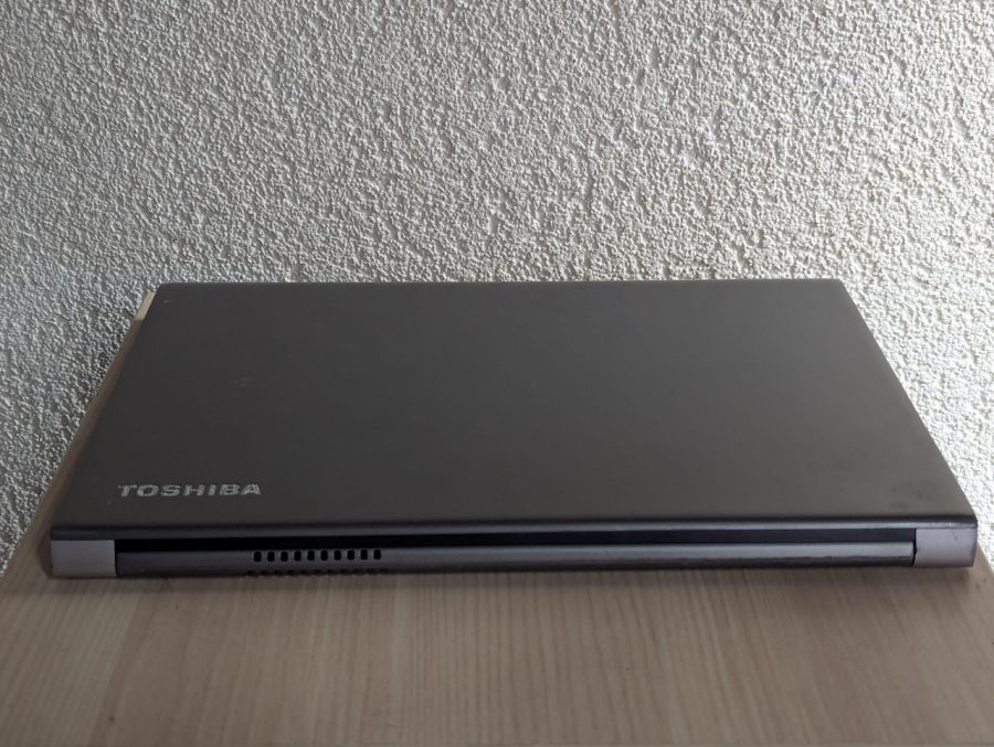 Ноутбук Б/В Toshiba Portege Z30T-C, Intel Core i5-6300U, DDR3 8 GB, SSD 128GB, 13" Full HD Сенсор