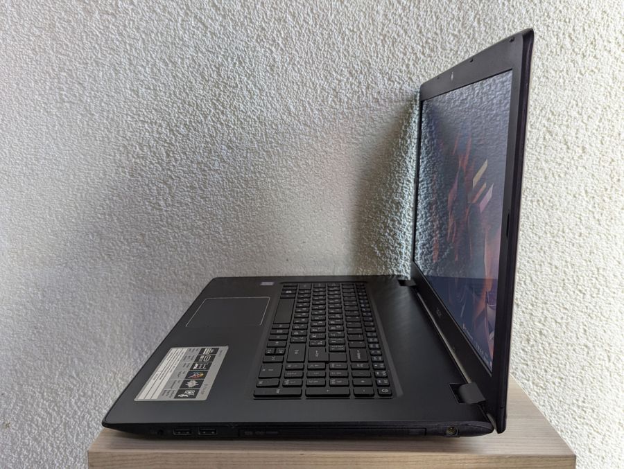Уцінка! Ноутбук Б/В Acer Aspire E5-774, Intel Core i3-6100U, DDR4 8 GB, SSD 128GB