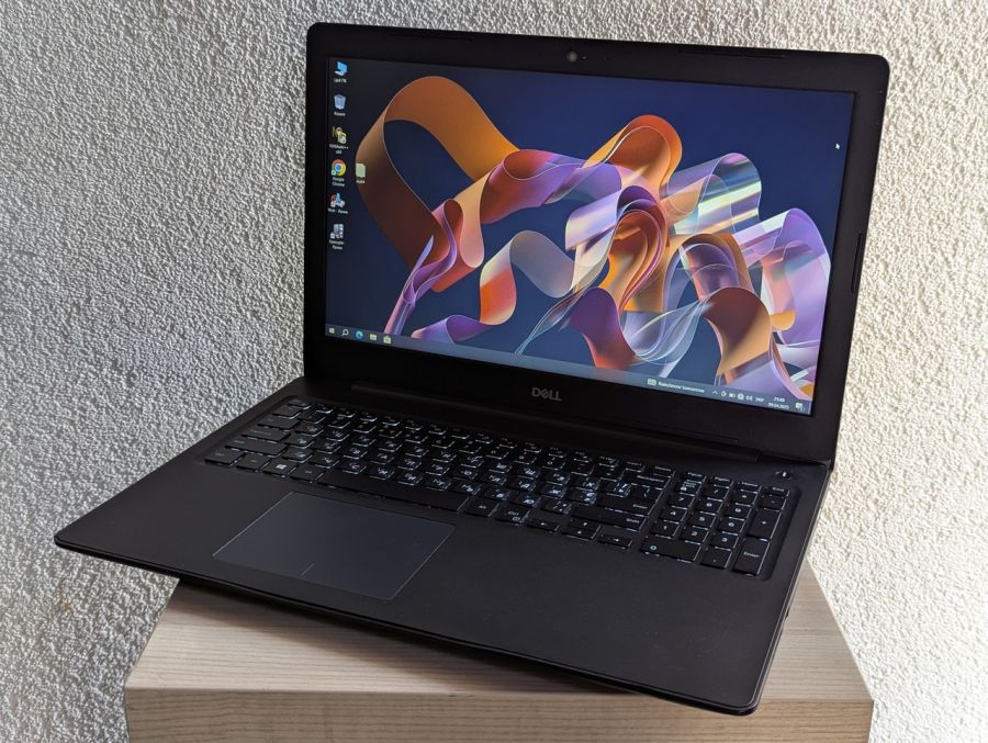 Уцінка! Ноутбук Б/В Dell Latitude 3590, Intel Core i5-8250U, DDR4 16 GB, SSD 128GB + HDD 1TB, 15.6" Full HD