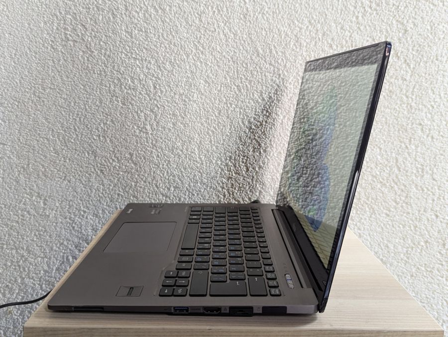 Уцінка! Ноутбук Б/В Fujitsu U904, Intel Core i5-4300U, DDR3 6 GB, SSD 128GB, 14" (3200x1800) Сенсор