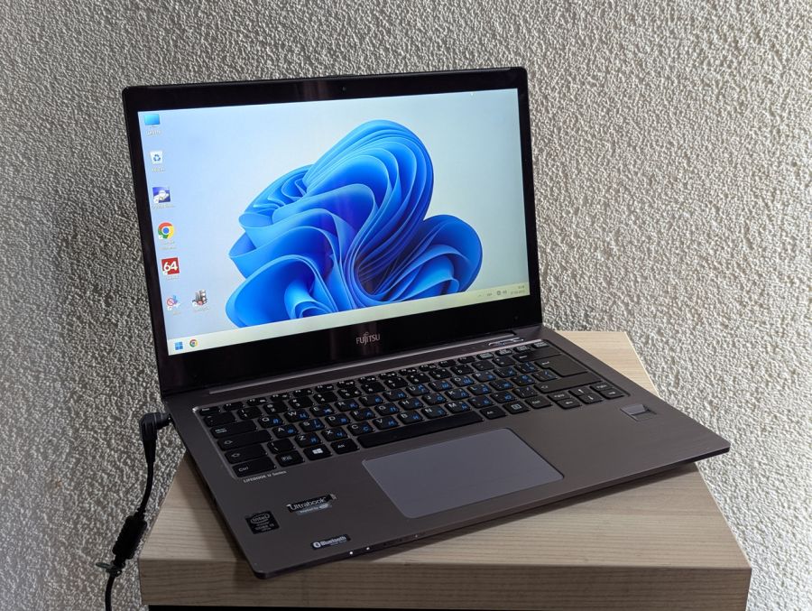 Уцінка! Ноутбук Б/В Fujitsu U904, Intel Core i5-4300U, DDR3 6 GB, SSD 128GB, 14" (3200x1800) Сенсор