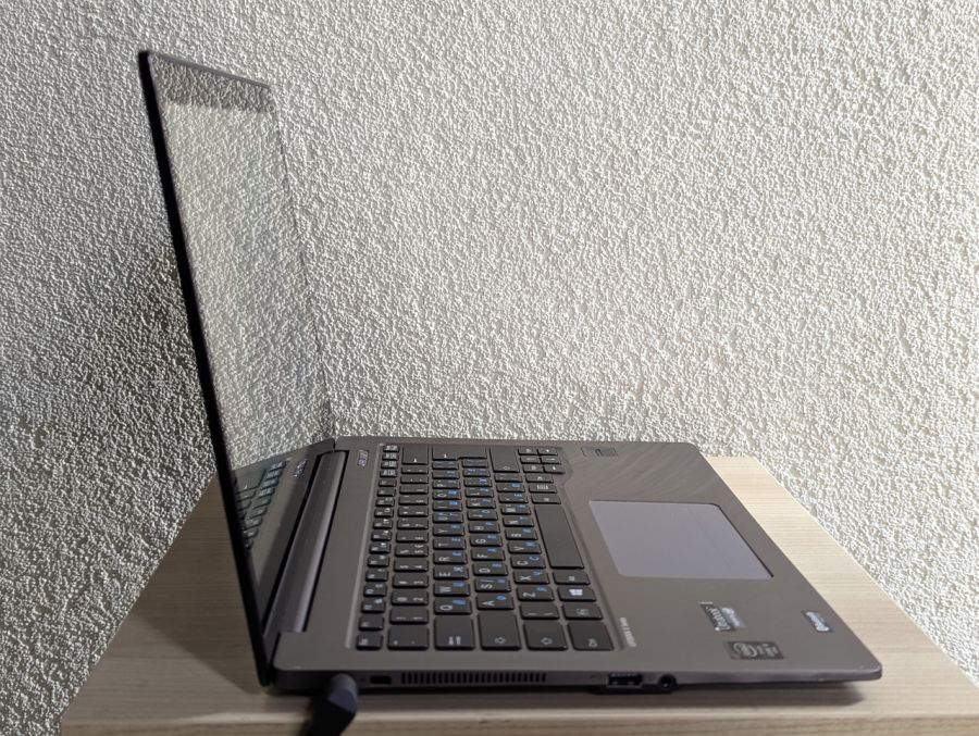 Уцінка! Ноутбук Б/В Fujitsu U904, Intel Core i5-4300U, DDR3 6 GB, SSD 128GB, 14" (3200x1800) Сенсор