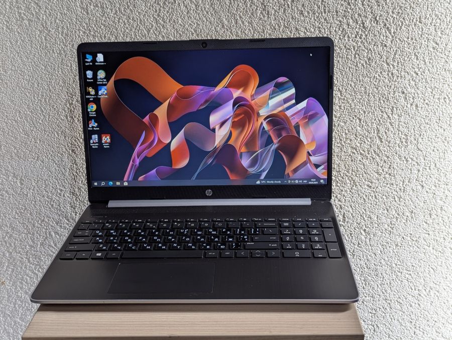 Уцінка! Ноутбук Б/В HP Laptop 15X, Intel Core i3-8145U, DDR4 8 GB, SSD 128GB, 15" Full HD