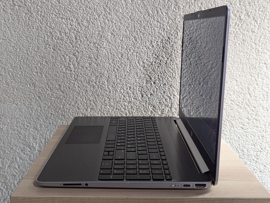 Уцінка! Ноутбук Б/В HP Laptop 15X, Intel Core i3-8145U, DDR4 8 GB, SSD 128GB, 15" Full HD