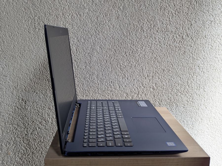 Уцінка! Ноутбук Б/В Lenovo IdeaPad 330-15IKB, Intel Core i3-7130U, DDR4 8 GB, SSD 128GB, 15.6" Full HD