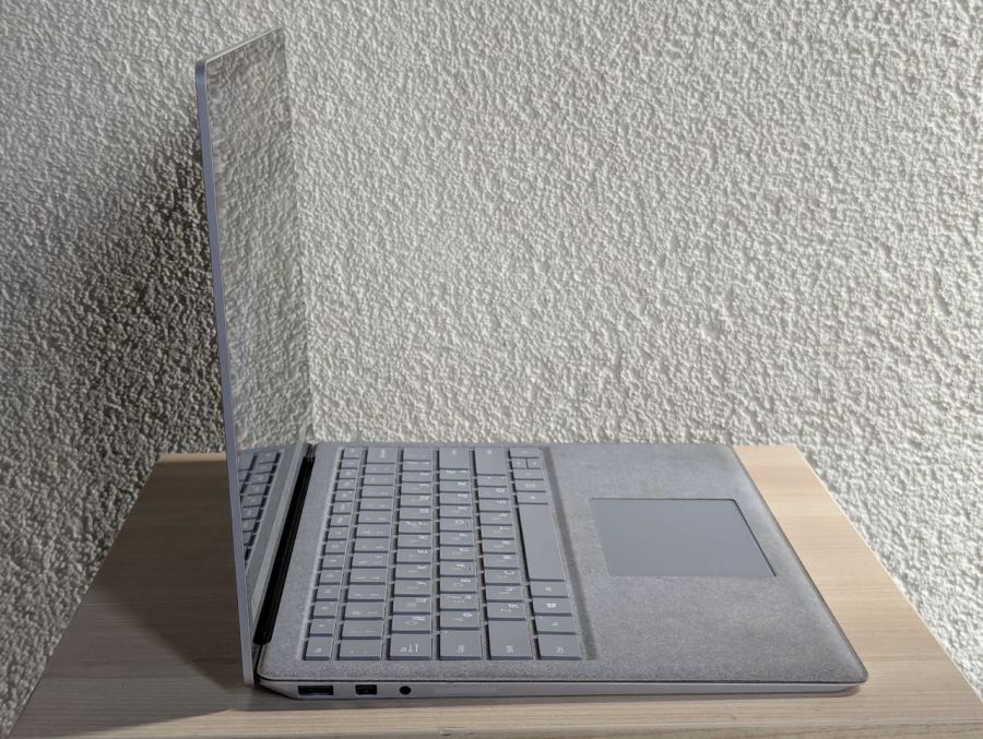 Уцінка! Ноутбук Б/В Microsoft Surface Laptop 3, Intel Core i5-1035G7, DDR4 8 GB, SSD 128GB, 14" Full HD Сенсор