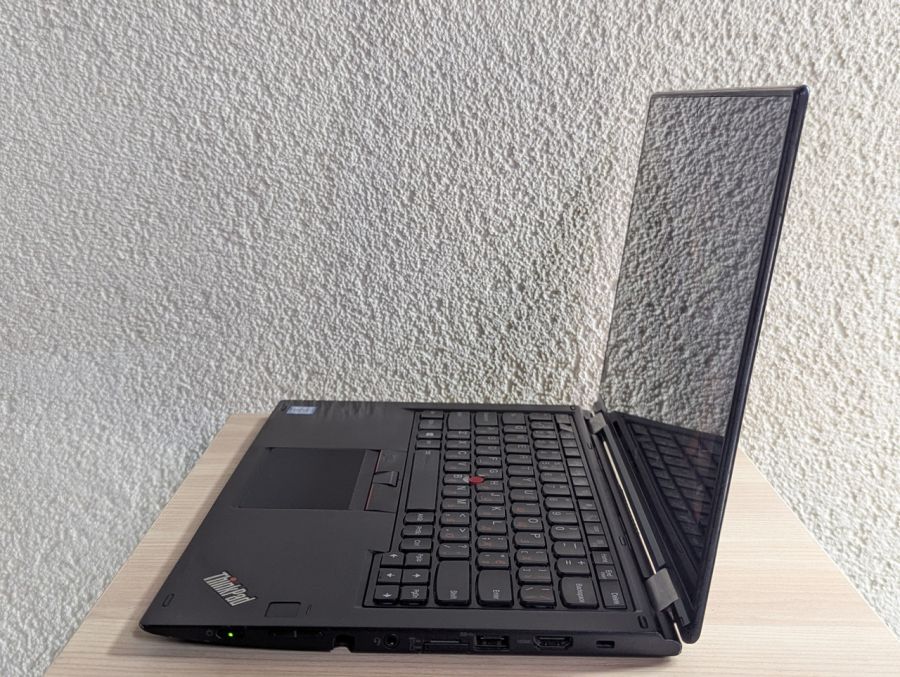 Уцінка! Ноутбук Б/В Lenovo Yoga 260, Intel Core i5-6300U, DDR4 8 GB, SSD 128GB, 12" Full HD Сенсор