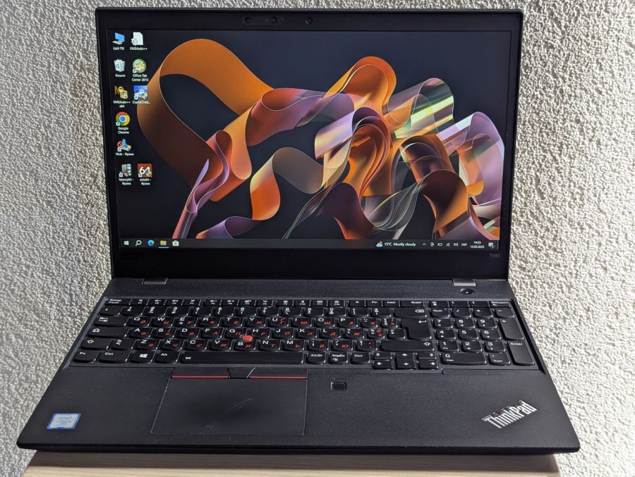 Ноутбук Б/В Lenovo ThinkPad T580, Intel Core i7-8650U, DDR4 16 GB, SSD 256GB, 15.6" Full HD Сенсор