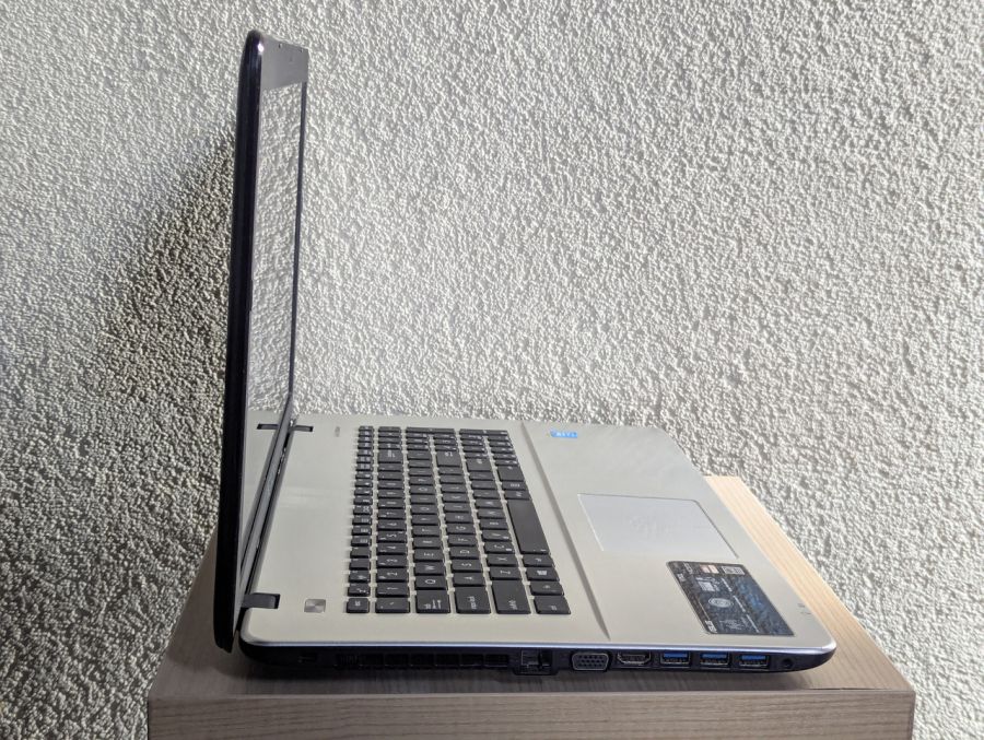 Уцінка! Ноутбук Б/В ASUS R752L, Intel Core i7-4510U, DDR3 12 GB, SSD 128GB, 17.3" (1600x900x60Hz)