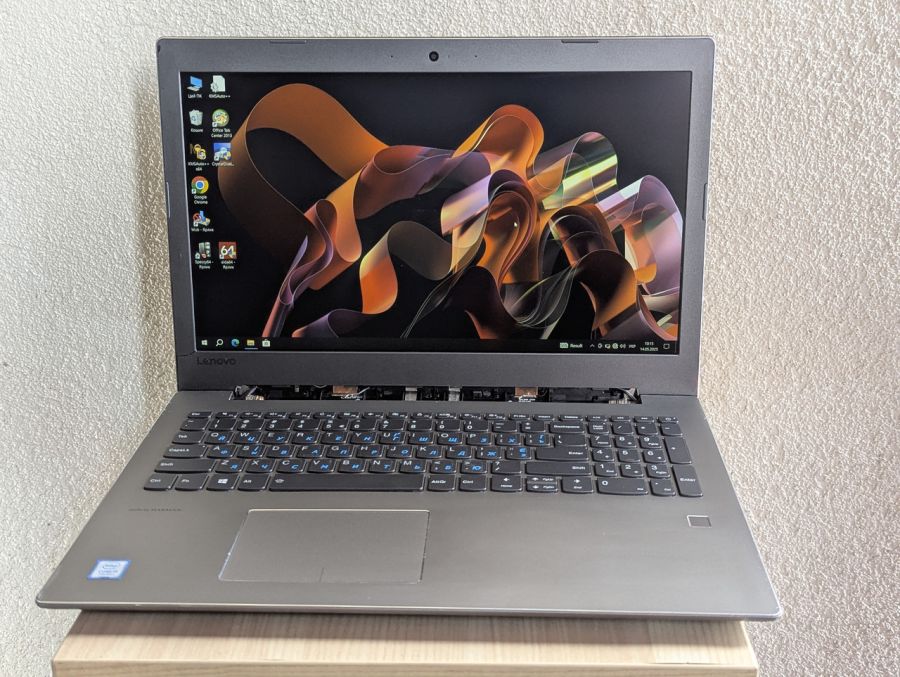 Уцінка! Ноутбук Б/В Lenovo IdeaPad 520-15IKB, Intel Core i5-7200U, DDR4 8 GB, SSD 128GB + SSD 1TB, 15.6" Full HD