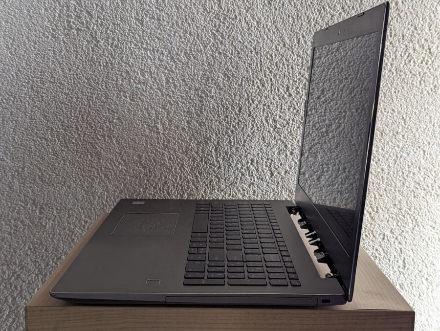 Уцінка! Ноутбук Б/В Lenovo IdeaPad 520-15IKB, Intel Core i5-7200U, DDR4 8 GB, SSD 128GB + SSD 1TB, 15.6" Full HD