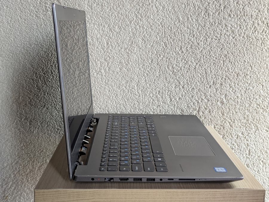 Уцінка! Ноутбук Б/В Lenovo IdeaPad 520-15IKB, Intel Core i5-7200U, DDR4 8 GB, SSD 128GB + SSD 1TB, 15.6" Full HD