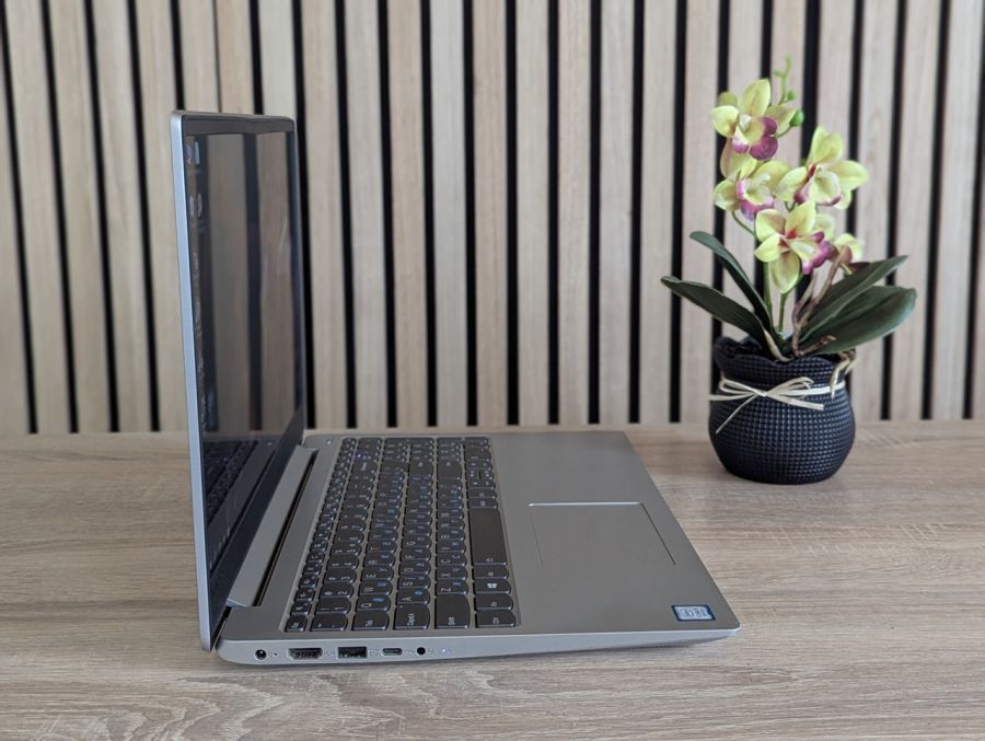 Уцінка! Ноутбук Б/В Lenovo IdeaPad 330S-15IKB, Intel Core i5-8250U, DDR4 8 GB, SSD 128GB, 15" Full HD