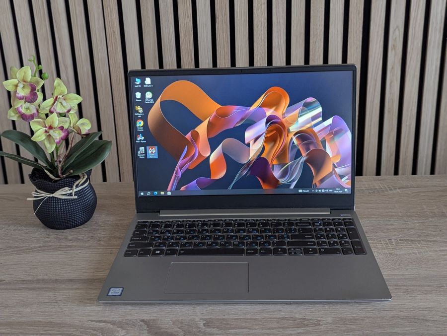 Уцінка! Ноутбук Б/В Lenovo IdeaPad 330S-15IKB, Intel Core i5-8250U, DDR4 8 GB, SSD 128GB, 15" Full HD