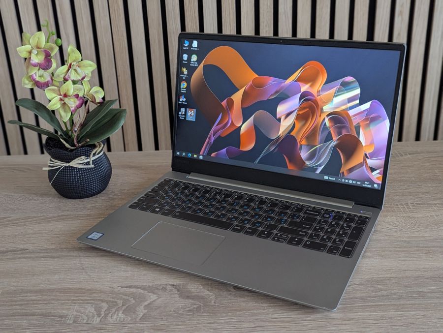 Уцінка! Ноутбук Б/В Lenovo IdeaPad 330S-15IKB, Intel Core i5-8250U, DDR4 8 GB, SSD 128GB, 15" Full HD