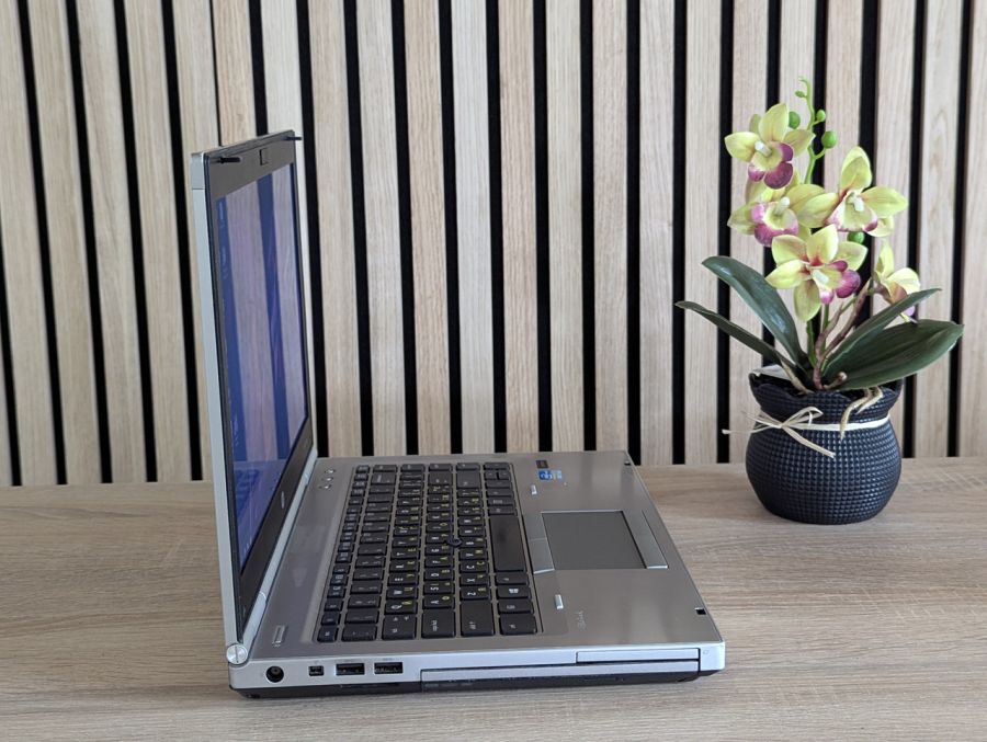 Уцінка! Ноутбук Б/В HP EliteBook 8470P, Intel Core i5-3520M, DDR3 8 GB, SSD 167GB, AMD Radeon HD 7500M, 14" HD (1600x900)
