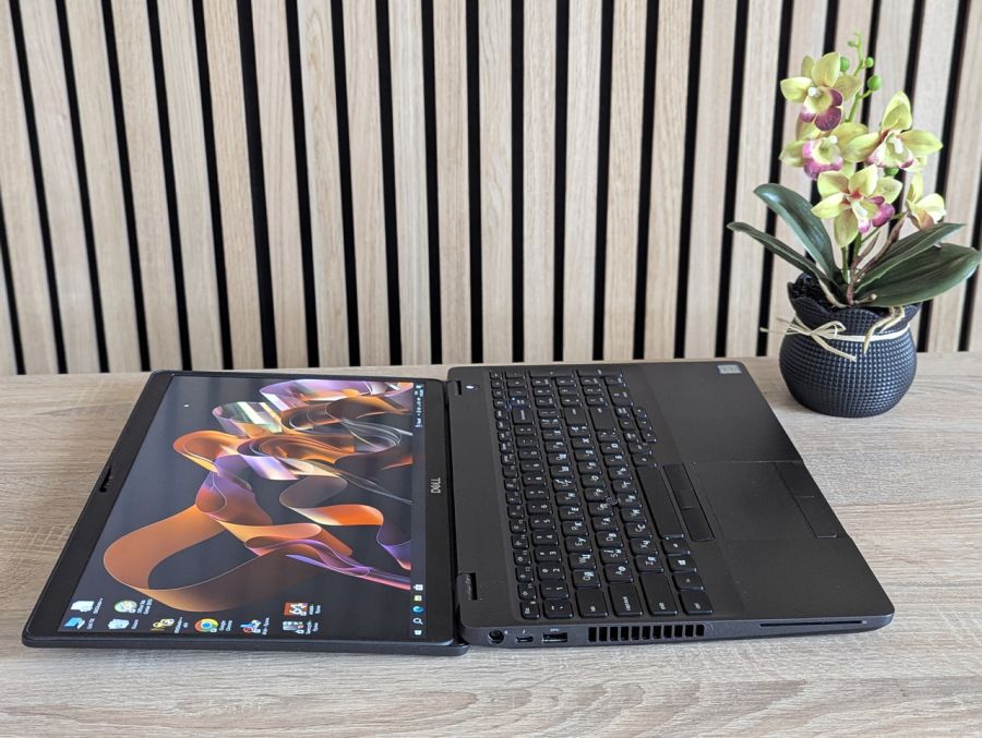 Уцінка! Ноутбук Б/В Dell Latitude 5501, Intel Core i5-9300H, DDR4 16 GB, SSD 256GB, 15.6" Full HD