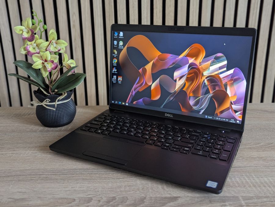 Уцінка! Ноутбук Б/В Dell Latitude 5501, Intel Core i5-9300H, DDR4 16 GB, SSD 256GB, 15.6" Full HD