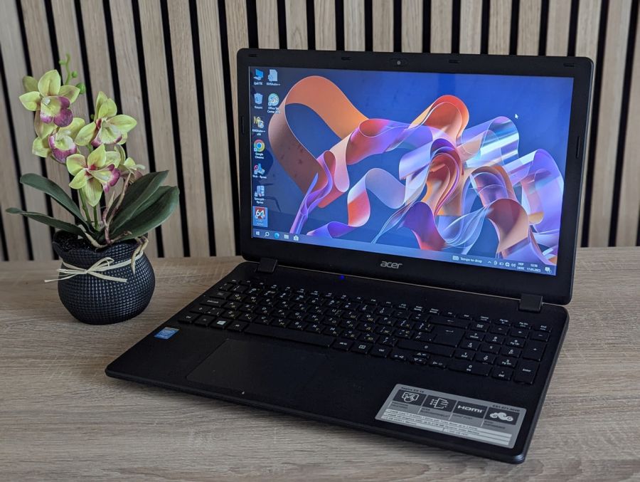 Уцінка! Ноутбук Б/В Acer Aspire ES1-571, Intel Core i5-4200U, DDR3 8 GB, SSD 128GB, 15.6" HD