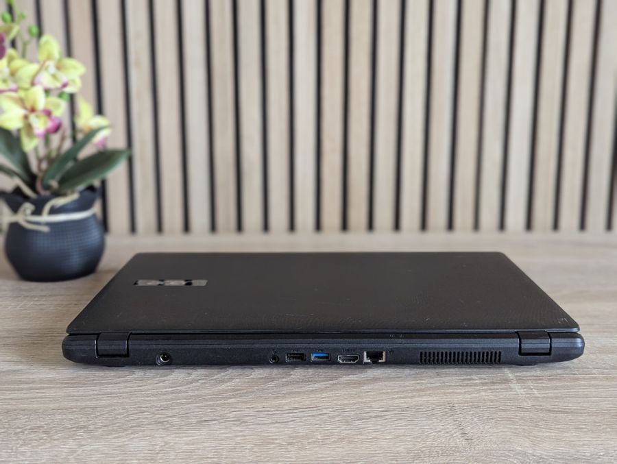 Уцінка! Ноутбук Б/В Acer Aspire ES1-571, Intel Core i5-4200U, DDR3 8 GB, SSD 128GB, 15.6" HD