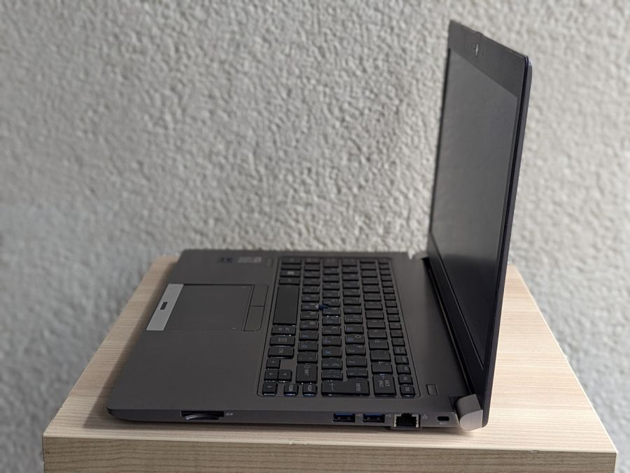 Уцінка! Ноутбук Б/В Toshiba Portege Z30-B, Intel Core i5-5300U, DDR3 8 GB, SSD 128GB, 13.3" HD