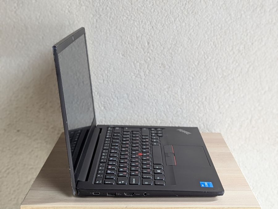 Уцінка! Ноутбук Б/В Lenovo ThinkPad E14, Intel Core i3-11Gen, DDR4 16 GB, SSD 256GB, 14" Full HD