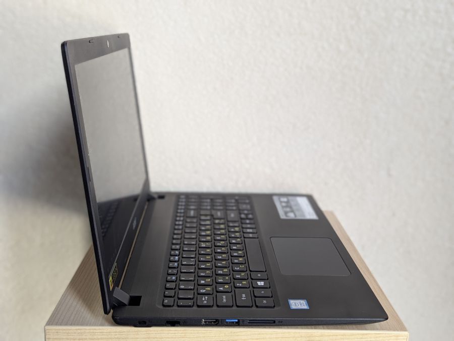 Уцінка! Ноутбук Б/В Acer Aspire 3 A315-51, Intel Core i3-8130U, DDR4 8 GB, SSD 128GB, 15.6" Full HD