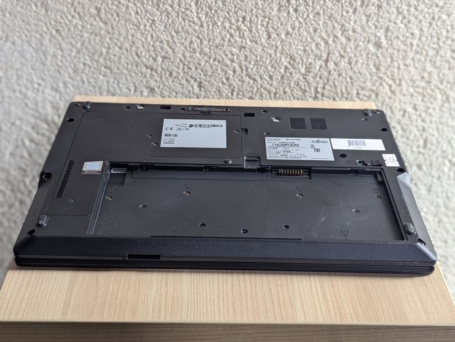 Уцінка! Ноутбук Б/В Fujitsu LifeBook E549, Intel Core i5-8265U, DDR4 16 GB, SSD 256GB, 14" Full HD