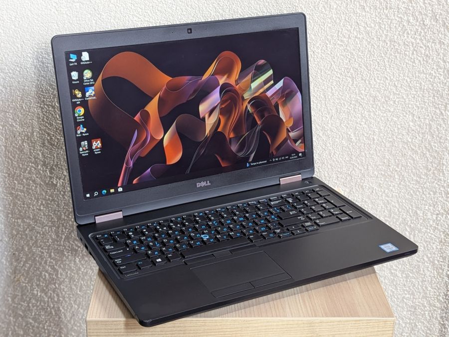 Уцінка! Ноутбук Б/В Dell Latitude 5580, Intel Core i5-6440HQ, DDR4 8 GB, SSD 128GB, 15.6" Full HD