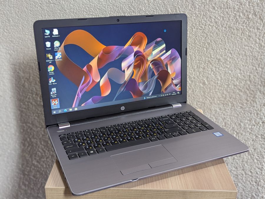 Уцінка! Ноутбук Б/В HP 250 G6, Intel Core i3-6006U, DDR4 8 GB, SSD 128GB, 15.6" HD