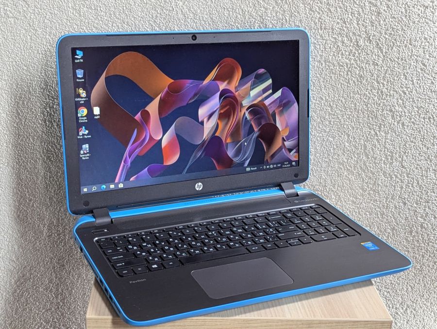 Ноутбук Б/В HP Pavilion 15, Intel Core i3-5010U, DDR3 8 GB, SSD 128GB, 15.6" HD