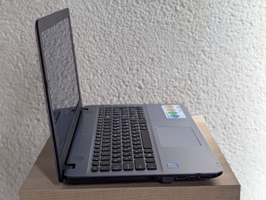 Уцінка! Ноутбук Б/В ASUS Vivobook X541U, Intel Core i5-7200U, DDR4 12 GB, SSD 128GB, 15.6" HD