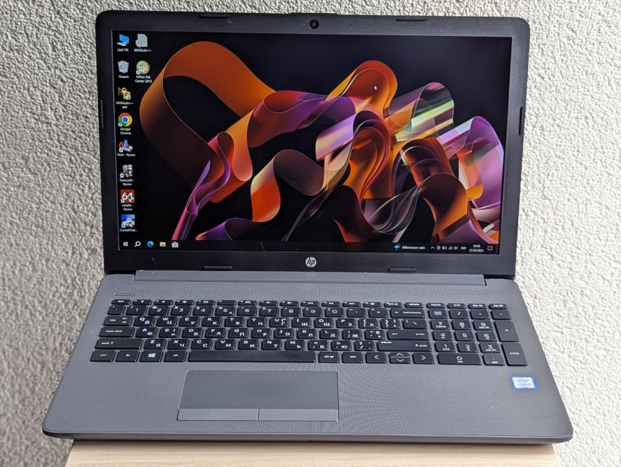 Уцінка! Ноутбук Б/В HP Notebook 250 G7, Intel Core i3-7020U, DDR4 8 GB, SSD 128GB, 15.6" Full HD