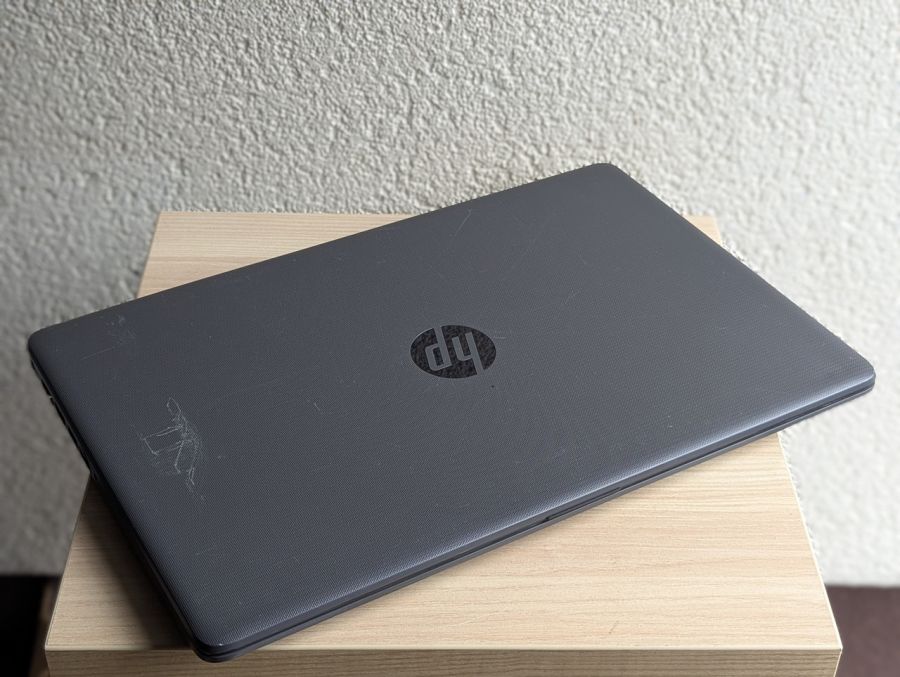 Уцінка! Ноутбук Б/В HP Notebook 250 G7, Intel Core i3-7020U, DDR4 8 GB, SSD 128GB, 15.6" Full HD