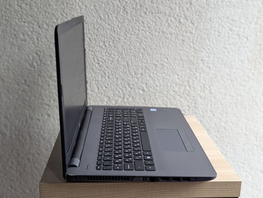 Уцінка! Ноутбук Б/В HP 250 G6, Intel Core i3-7020U, DDR4 8 GB, SSD 128GB, 15.6" HD