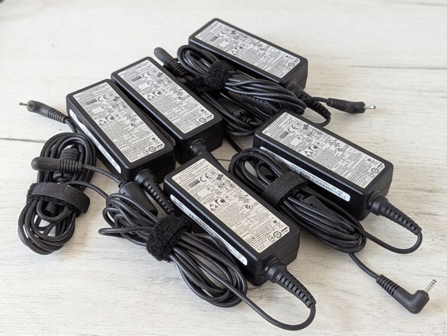 Б/В Chicony 40W 2.5*0.7 3,33a