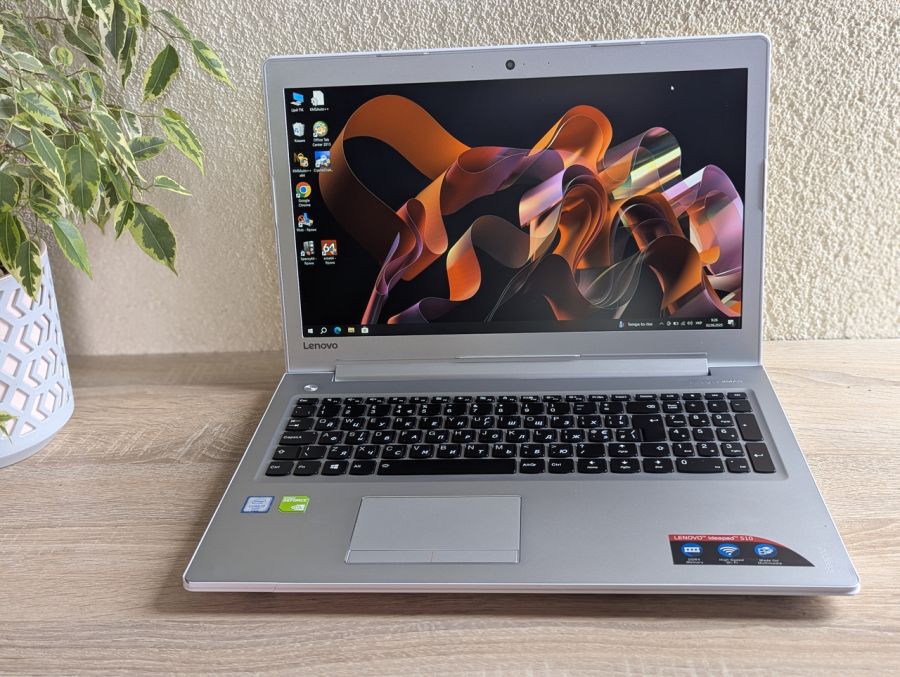 Уцінка! Ноутбук Б/В Lenovo 510-15ISK, Intel Core i7-6500U, DDR4 12 GB, SSD 256GB, NVIDIA GeForce 940MX 2 Gb, 15" Full HD