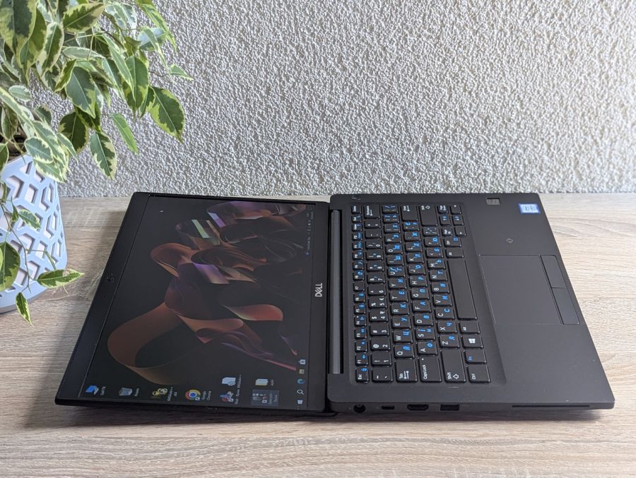Уцінка! Ноутбук Б/В Dell Latitude 7390, Intel Core i5-7300U, DDR4 16 GB, SSD 256GB, 13" Full HD