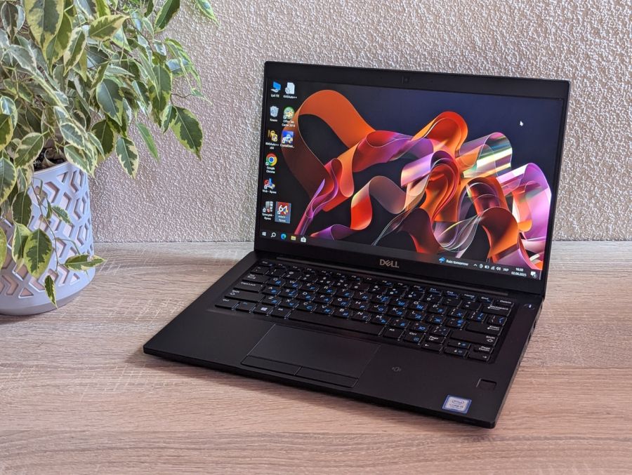 Уцінка! Ноутбук Б/В Dell Latitude 7390, Intel Core i5-7300U, DDR4 8 GB, SSD 128GB, 13" Full HD