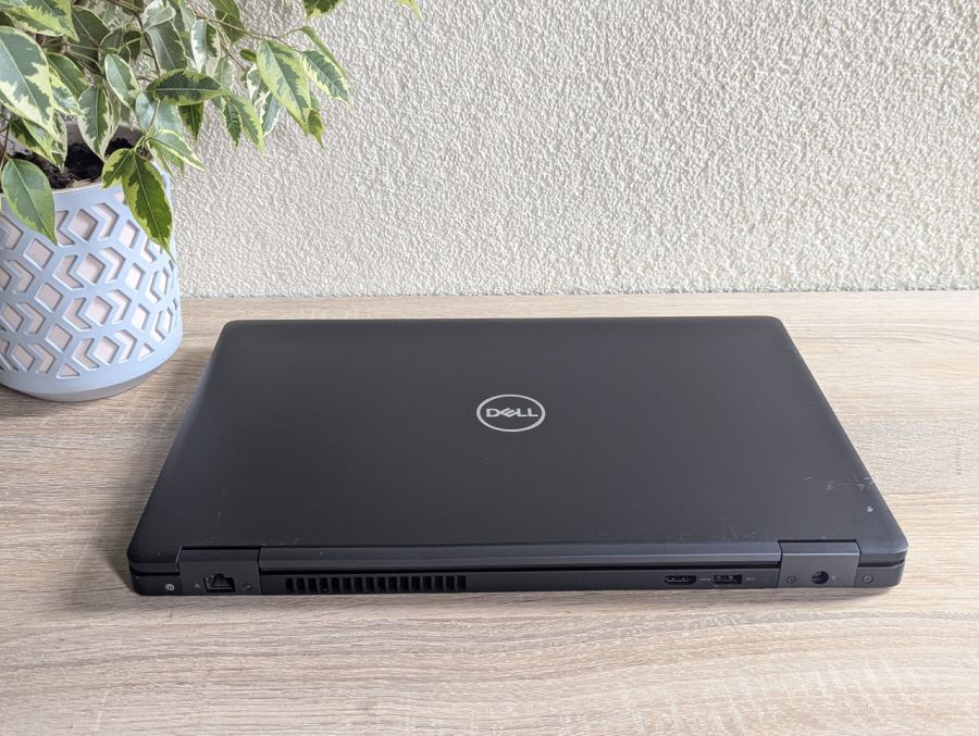 Уцінка! Ноутбук Б/В Dell Latitude 5590, Intel Core i5-7300U, DDR4 8 GB, SSD 128GB, 15.6" Full HD