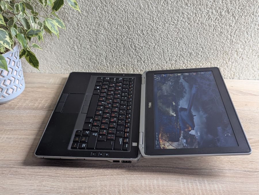 Ноутбук Б/В Dell Latitude E6330, Intel Core i3-3110M, DDR3 8 GB, SSD 128GB, 15.6" HD
