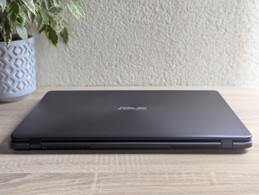 Уцінка! Ноутбук Б/В ASUS Vivobook X705NA, Intel Celeron N3350, DDR3 8 GB, SSD 128GB, 17.3" HD