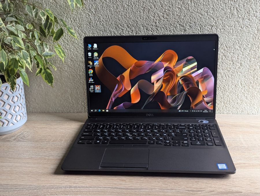 Уцінка! Ноутбук Б/В Dell Latitude 5500, Intel Core i7-8665U, DDR4 16 GB, SSD 256GB, 15.6" Full HD