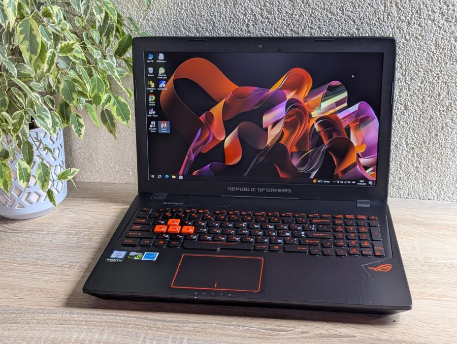 Ноутбук Б/В ASUS Strix GL553VW, Intel Core i7-6700HQ, DDR4 16 GB, SSD 128GB + SSD 1TB, NVIDIA GeForce GTX 960M 2Gb, 15.6" Full HD