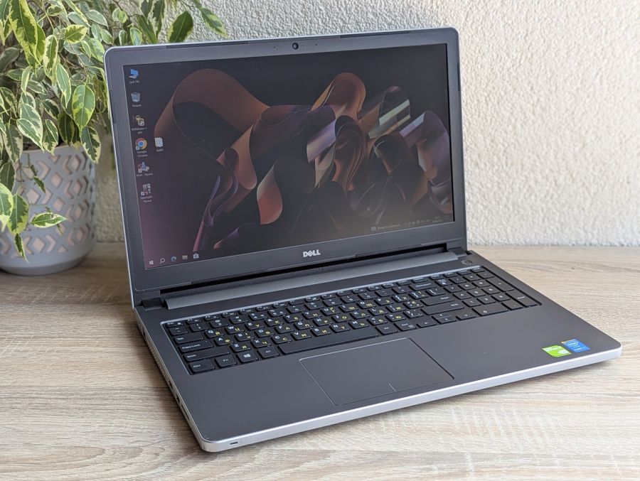 Уцінка! Ноутбук Б/В Dell Inspiron 5558, Intel Core i7-5500U, DDR3 16 GB, SSD 256GB, NVIDIA GeForse 920M 4 Gb, 15.6" Full HD