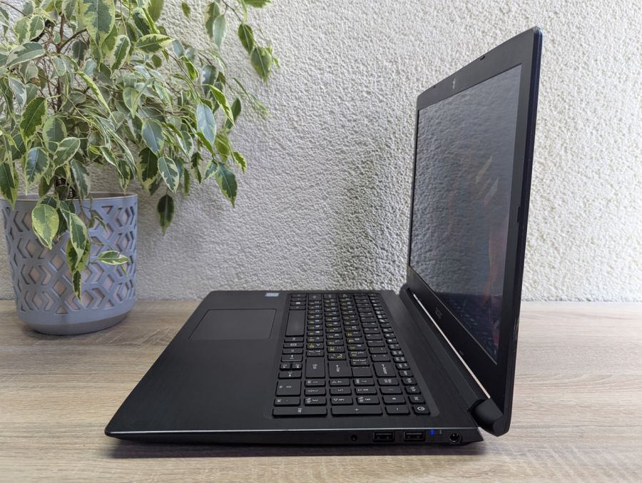 Уцінка! Ноутбук Б/В Acer Aspire A315-53, Intel Core i5-8250U, DDR4 12 GB, SSD 128GB + HDD 500GB, 15.6" UHD