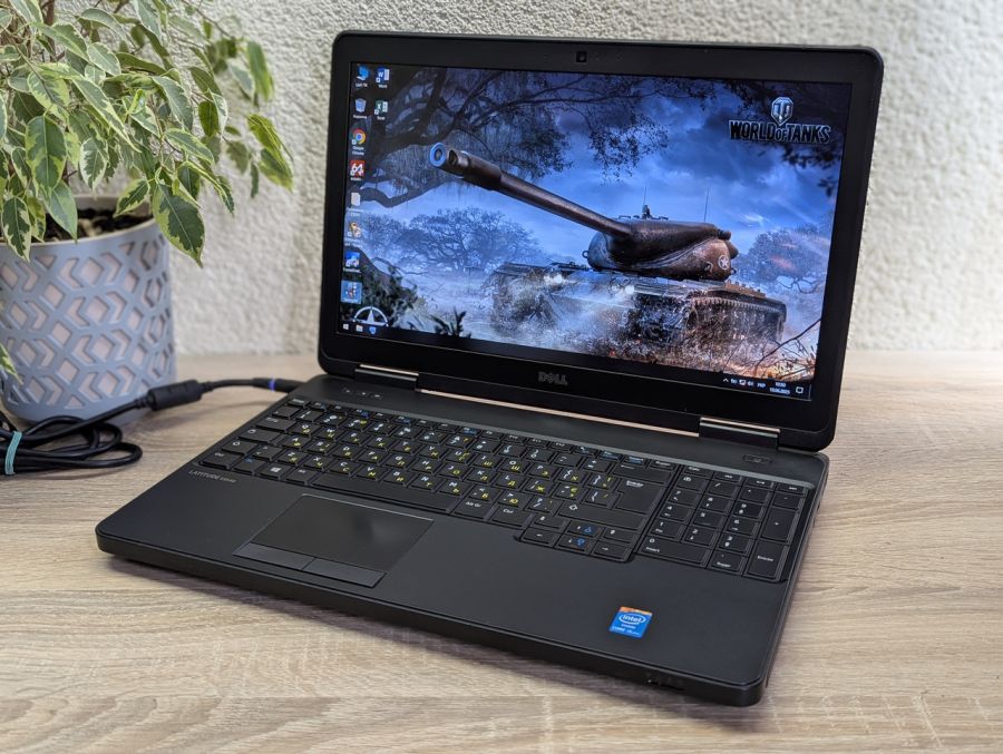 Уцінка! Ноутбук Б/В Dell Latitude E5540, Intel Core i5-4310U, DDR3 8 GB, SSD 128GB, GT 720M 2Gb, 15.6" Full HD