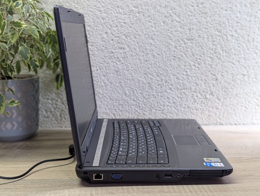 Уцінка! Ноутбук Б/В Acer Extensa 5620, Intel Core 2 Duo T5250, DDR2 3 GB, SSD 128GB, Intel Standard VGA Graphics Adapter, 15.6"